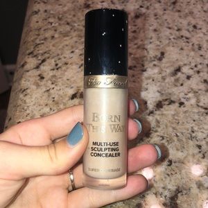 Too faced born this way concealed in Swan